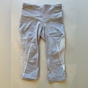 Lululemon knee length pants. Cute pattern and design.